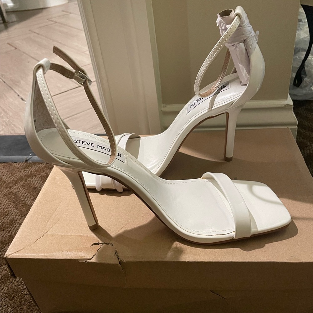 Steve Madden white heeled sandal